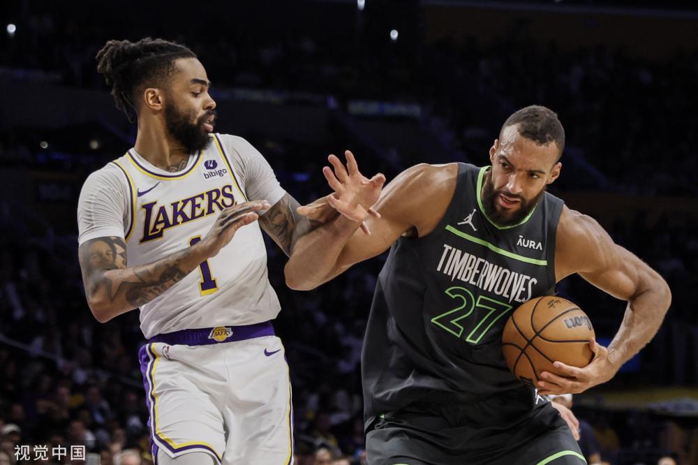 赛场上屡屡 赛场上屡屡