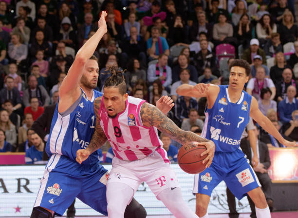 线外也频频 线外也频频