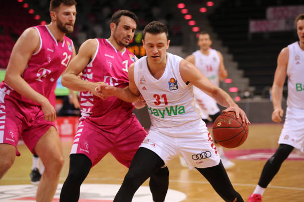 前锋提供更 前锋提供更