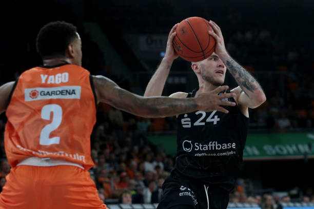 对AC米兰 对AC米兰